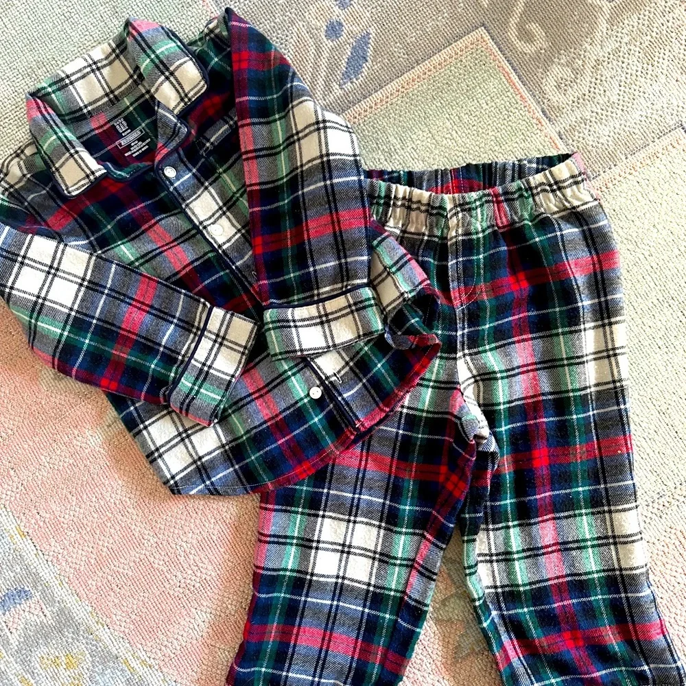 Gap Kids • Plaid Christmas PJ set - Picture 1 of 3